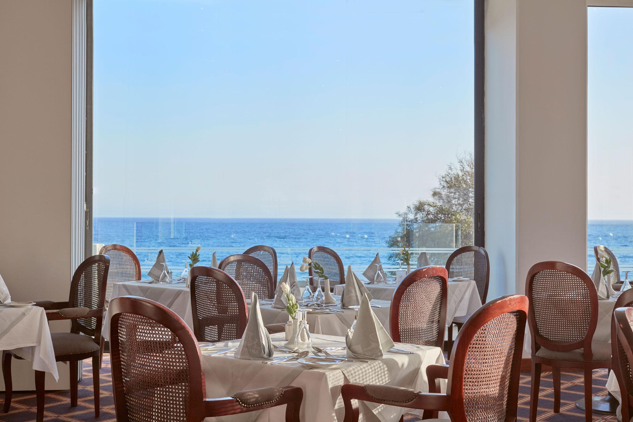 Grecian Bay אתר נופש 5*