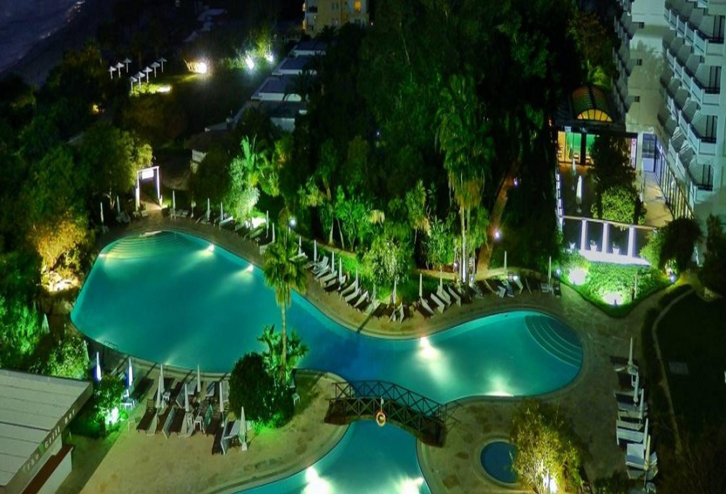 Grecian Bay אתר נופש 5*