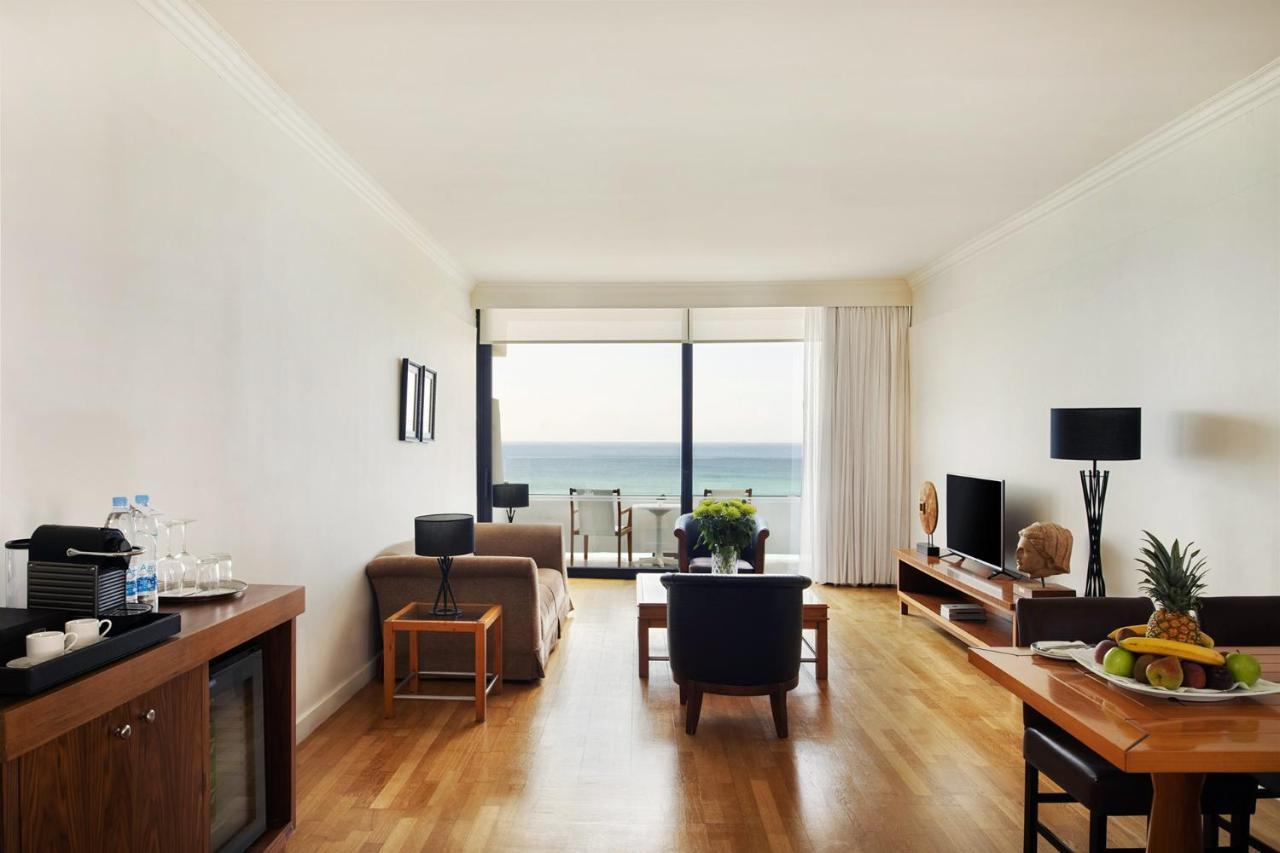 Grecian Bay אתר נופש 5*